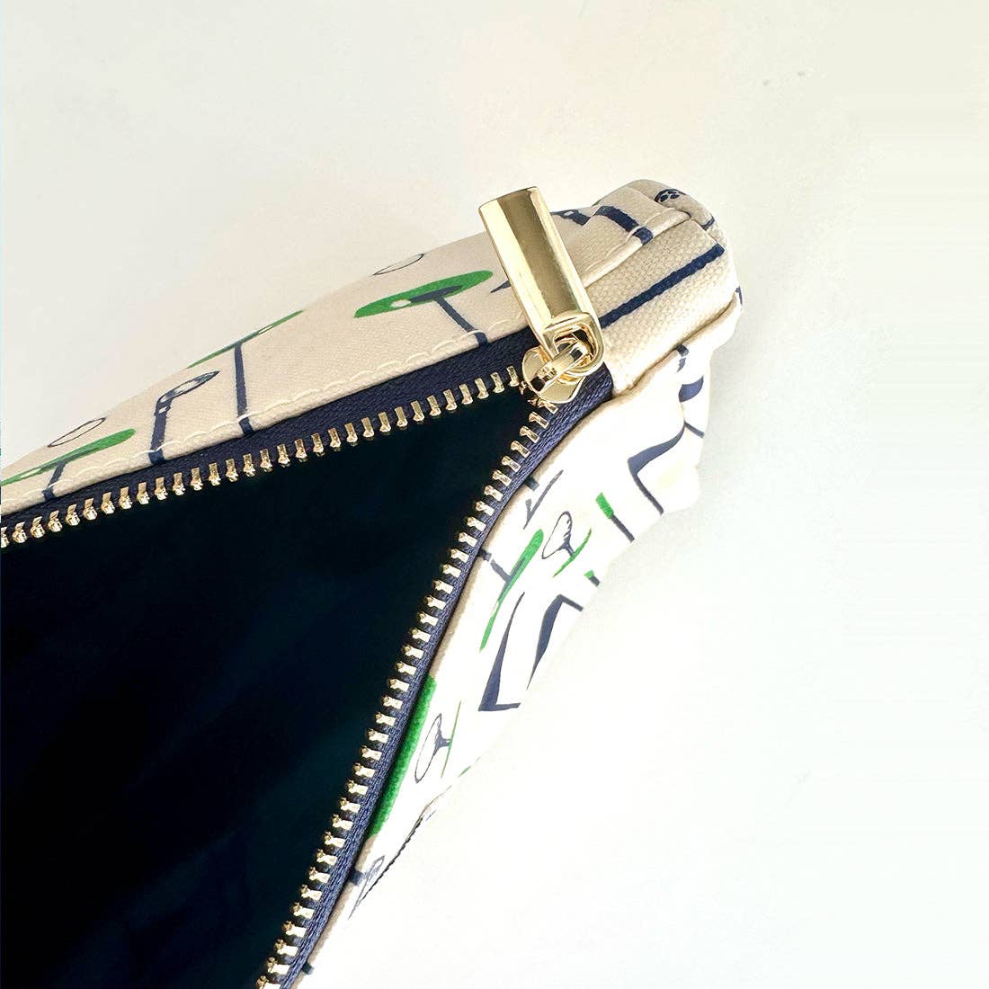 The Makeup Bag, Hole in One