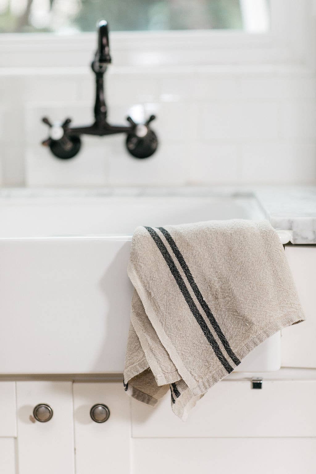 Vintage Linen Natural/Black Towels 20x30 - Set of 2