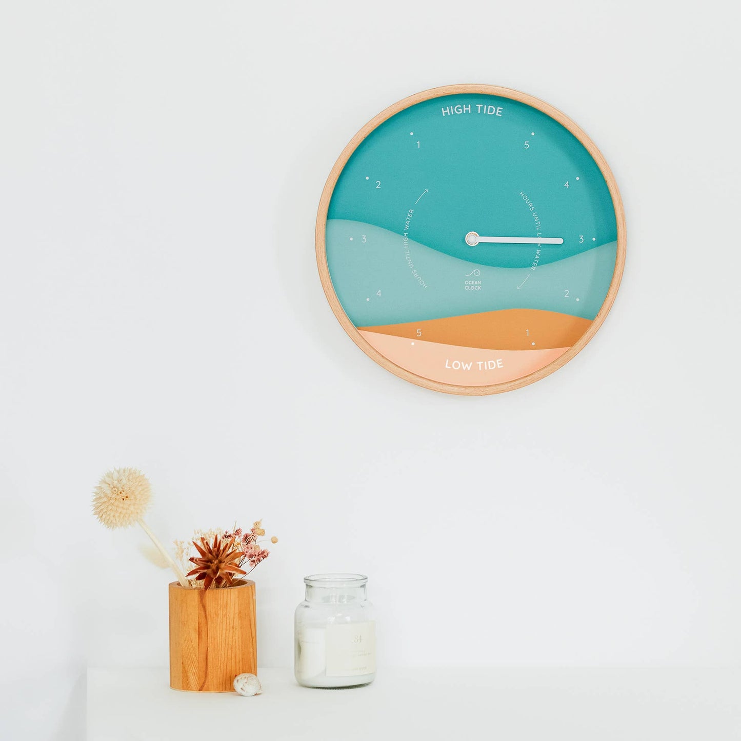 Beige and blue tide clock